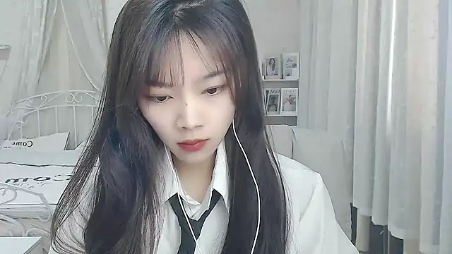 Snapshot of Jenny-Z chatting on 18, 12, 2025 Jenny-Z online show from 18, 12, 2025