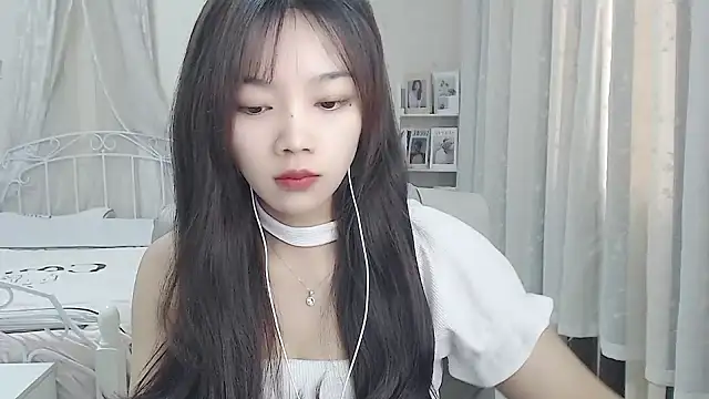 Snapshot of Jenny-Z chatting on 23, 12, 2025 Jenny-Z online show from 23, 12, 2025