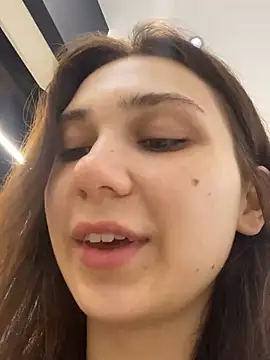 QuitieLia online show from 10, 1, 2025