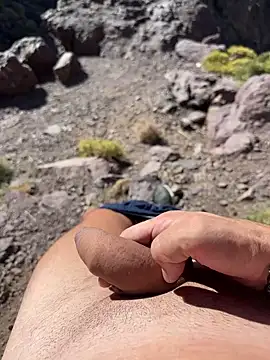 Snapshot of cagoulegrosse chatting on 12, 10, 2025 cagoulegrosse online show from 12, 10, 2025