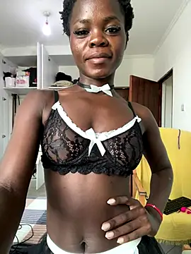 Snapshot of petiteebony_81 chatting on 26, 10, 2025 petiteebony 81 online show from 26, 10, 2025