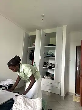 petiteebony 81 online show from 19, 3, 2026