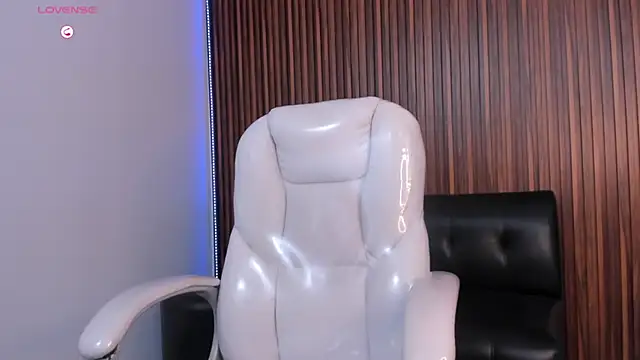 Snapshot of Alex_cute77 chatting on 12, 1, 2026 Alex cute77 online show from 12, 1, 2026