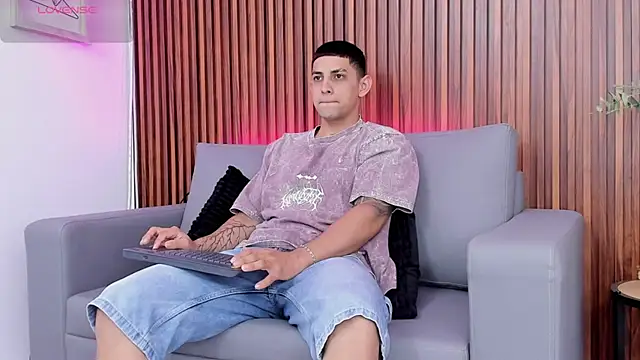 Snapshot of Alex_cute77 chatting on 19, 3, 2026 Alex cute77 online show from 19, 3, 2026