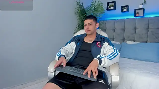 Snapshot of Alex_cute77 chatting on 20, 3, 2026 Alex cute77 online show from 20, 3, 2026