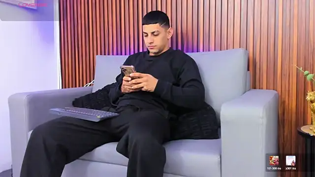 Snapshot of Alex_cute77 chatting on 26, 3, 2026 Alex cute77 online show from 26, 3, 2026