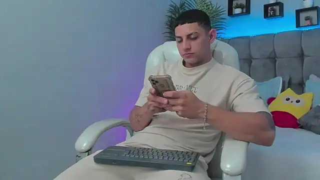 Alex cute77 online show from 15, 5, 2026