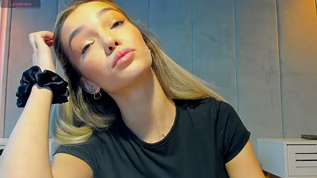 Snapshot of Sassy_Teen chatting on 9, 9, 2025 Sassy Teen online show from 9, 9, 2025