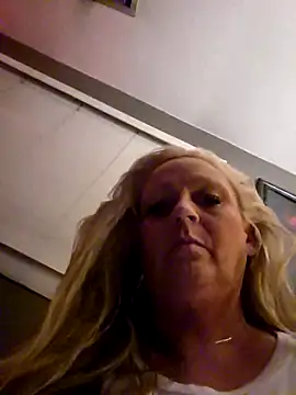 Snapshot of Southern_Bella chatting on 25, 9, 2025 Southern Bella online show from 25, 9, 2025