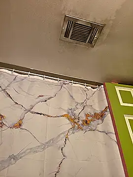 Snapshot of Southern_Bella chatting on 1, 11, 2025 Southern Bella online show from 1, 11, 2025