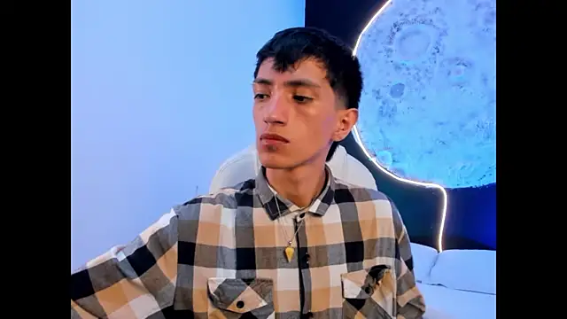 Snapshot of DereckCooperr chatting on 5, 10, 2025 DereckCooperr online show from 5, 10, 2025