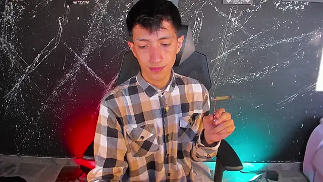 Snapshot of DereckCooperr chatting on 17, 10, 2025 DereckCooperr online show from 17, 10, 2025