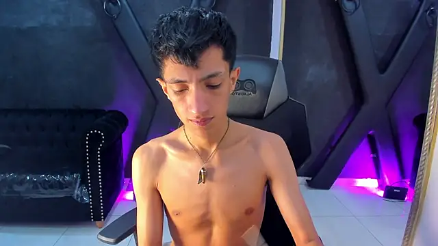 Snapshot of DereckCooperr chatting on 10, 11, 2025 DereckCooperr online show from 10, 11, 2025