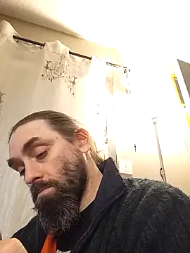 Snapshot of teekoine1 chatting on 1, 12, 2025 teekoine1 online show from 1, 12, 2025