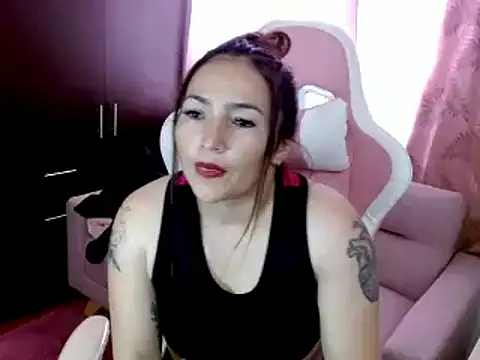 EVA GRAYS online show from 6, 3, 2025