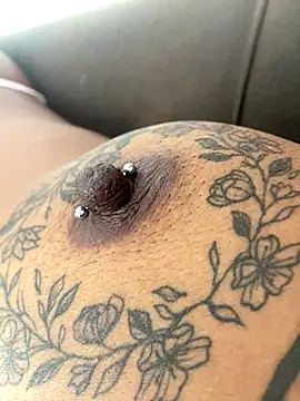 Snapshot of MariaLorenaah chatting on 24, 9, 2025 MariaLorenaah online show from 24, 9, 2025