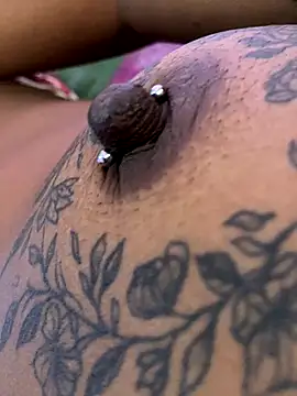 Snapshot of MariaLorenaah chatting on 1, 12, 2025 MariaLorenaah online show from 1, 12, 2025