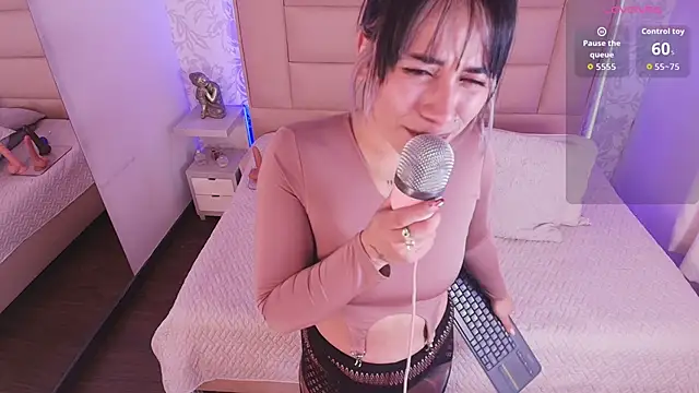 Snapshot of monserrat_towers chatting on 17, 11, 2025 monserrat towers online show from 17, 11, 2025