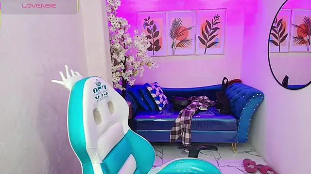 Snapshot of Isa_reel chatting on 24, 10, 2025 Isa reel online show from 24, 10, 2025