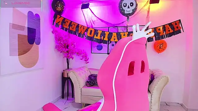 Snapshot of Isa_reel chatting on 31, 10, 2025 Isa reel online show from 31, 10, 2025