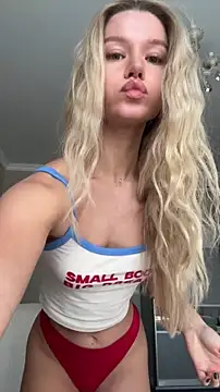 Snapshot of JessIsLove chatting on 8, 5, 2026 JessIsLove online show from 8, 5, 2026
