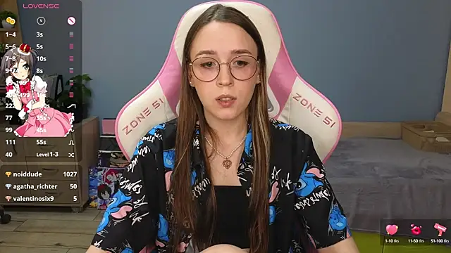 Snapshot of Sweet_frosti chatting on 19, 12, 2024 Sweet frosti online show from 19, 12, 2024