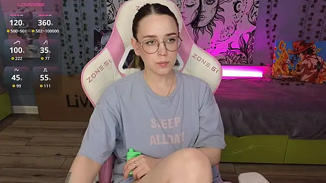 Snapshot of Sweet_frosti chatting on 9, 9, 2025 Sweet frosti online show from 9, 9, 2025