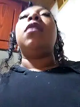 xairaruiz  online show from 8, 9, 2025