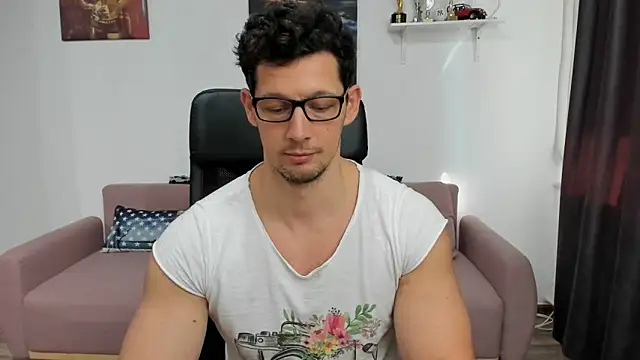 Snapshot of BrutusK08 chatting on 17, 1, 2025 BrutusK08 online show from 17, 1, 2025
