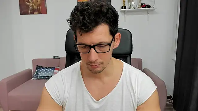 Snapshot of BrutusK08 chatting on 17, 1, 2025 BrutusK08 online show from 17, 1, 2025