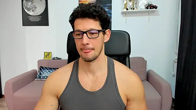 Snapshot of BrutusK08 chatting on 20, 12, 2025 BrutusK08 online show from 20, 12, 2025