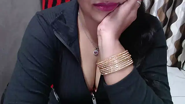 Snapshot of Kaur_Jannat chatting on 9, 12, 2024 Kaur Jannat online show from 9, 12, 2024