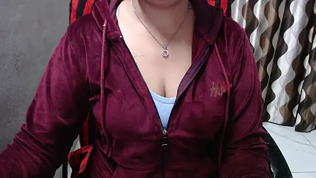 Snapshot of Kaur_Jannat chatting on 14, 12, 2024 Kaur Jannat online show from 14, 12, 2024