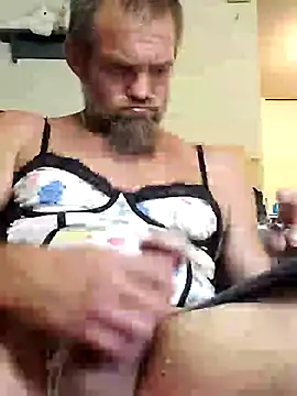 Snapshot of littleChop33 chatting on 2, 10, 2025 littleChop33 online show from 2, 10, 2025