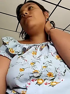 stefanie010 online show from 1, 2, 2025