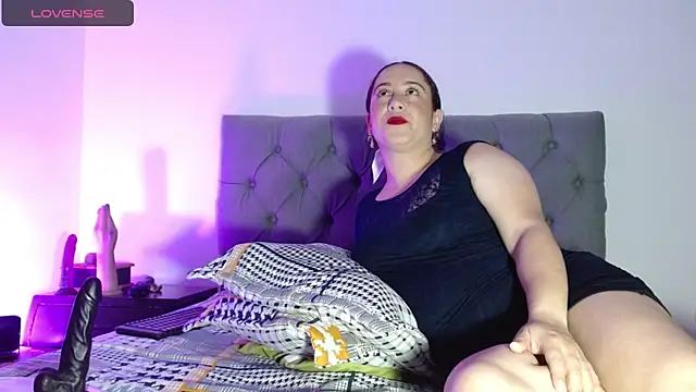 mia-luna-x online show from 21, 1, 2025