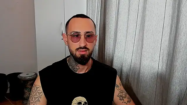 Baddfuckerr online show from 21, 1, 2025
