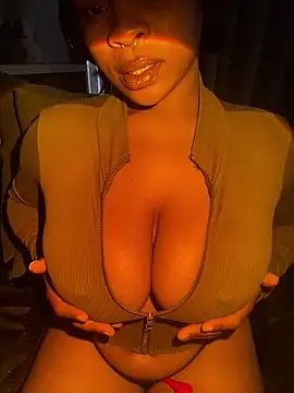 Snapshot of YellowHoneyDip chatting on 6, 1, 2025 YellowHoneyDip online show from 6, 1, 2025