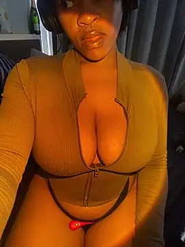 Snapshot of YellowHoneyDip chatting on 6, 1, 2025 YellowHoneyDip online show from 6, 1, 2025