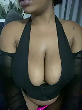 Snapshot of YellowHoneyDip chatting on 10, 1, 2025 YellowHoneyDip online show from 10, 1, 2025