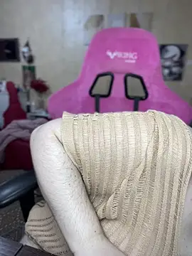 Snapshot of DenisHailey chatting on 9, 7, 2026 DenisHailey online show from 9, 7, 2026