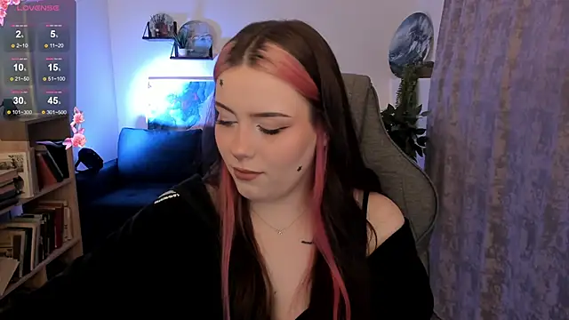 CoralineKeyns online show from 12, 5, 2026