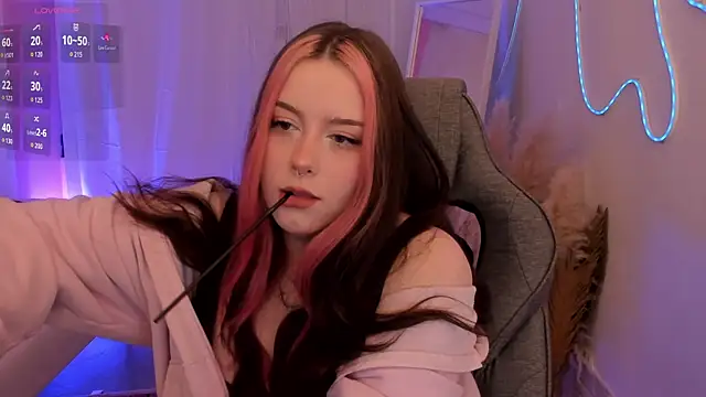 CoralineKeyns online show from 20, 6, 2026