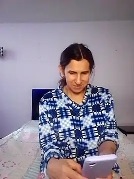 Snapshot of Cameron_puppy chatting on 4, 10, 2025 Cameron puppy online show from 4, 10, 2025