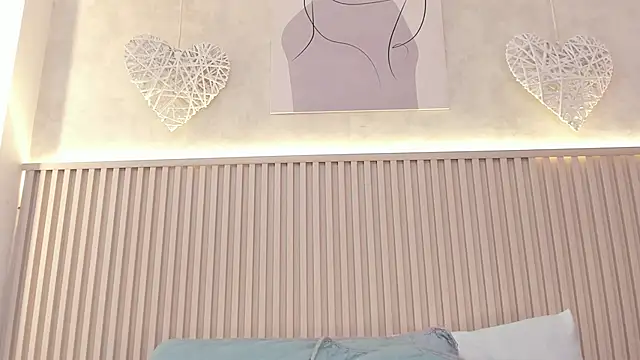 daiana curly online show from 28, 4, 2026