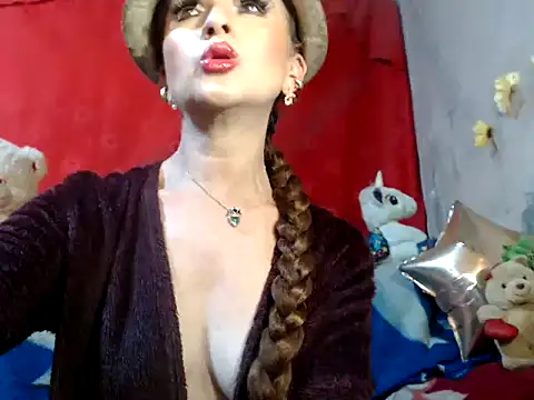 hottieperla online show from 6, 1, 2025