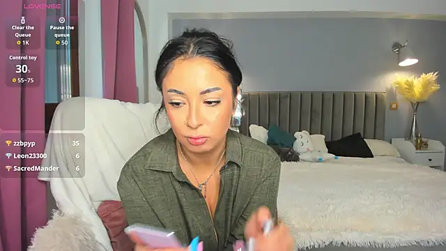 Snapshot of Awesome_Jolie chatting on 3, 10, 2025 Awesome Jolie online show from 3, 10, 2025