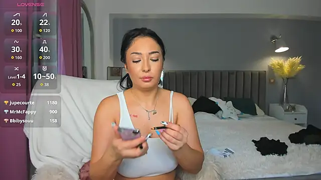 Snapshot of Awesome_Jolie chatting on 12, 10, 2025 Awesome Jolie online show from 12, 10, 2025