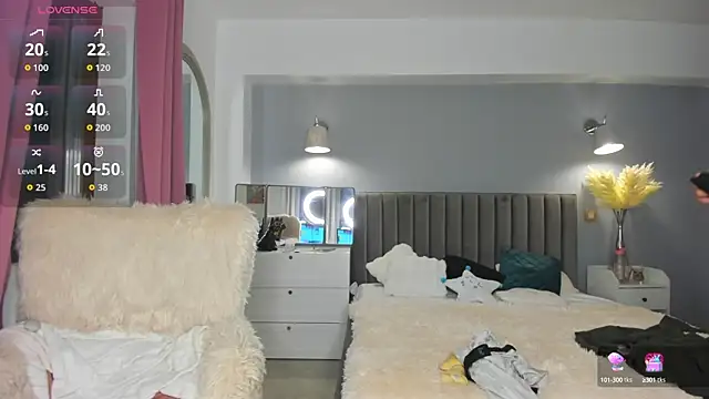 Snapshot of Awesome_Jolie chatting on 18, 10, 2025 Awesome Jolie online show from 18, 10, 2025