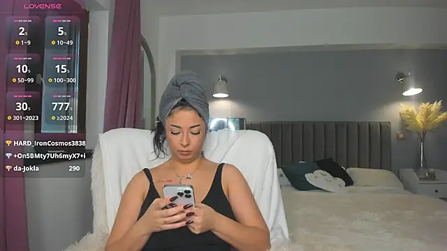 Snapshot of Awesome_Jolie chatting on 8, 11, 2025 Awesome Jolie online show from 8, 11, 2025